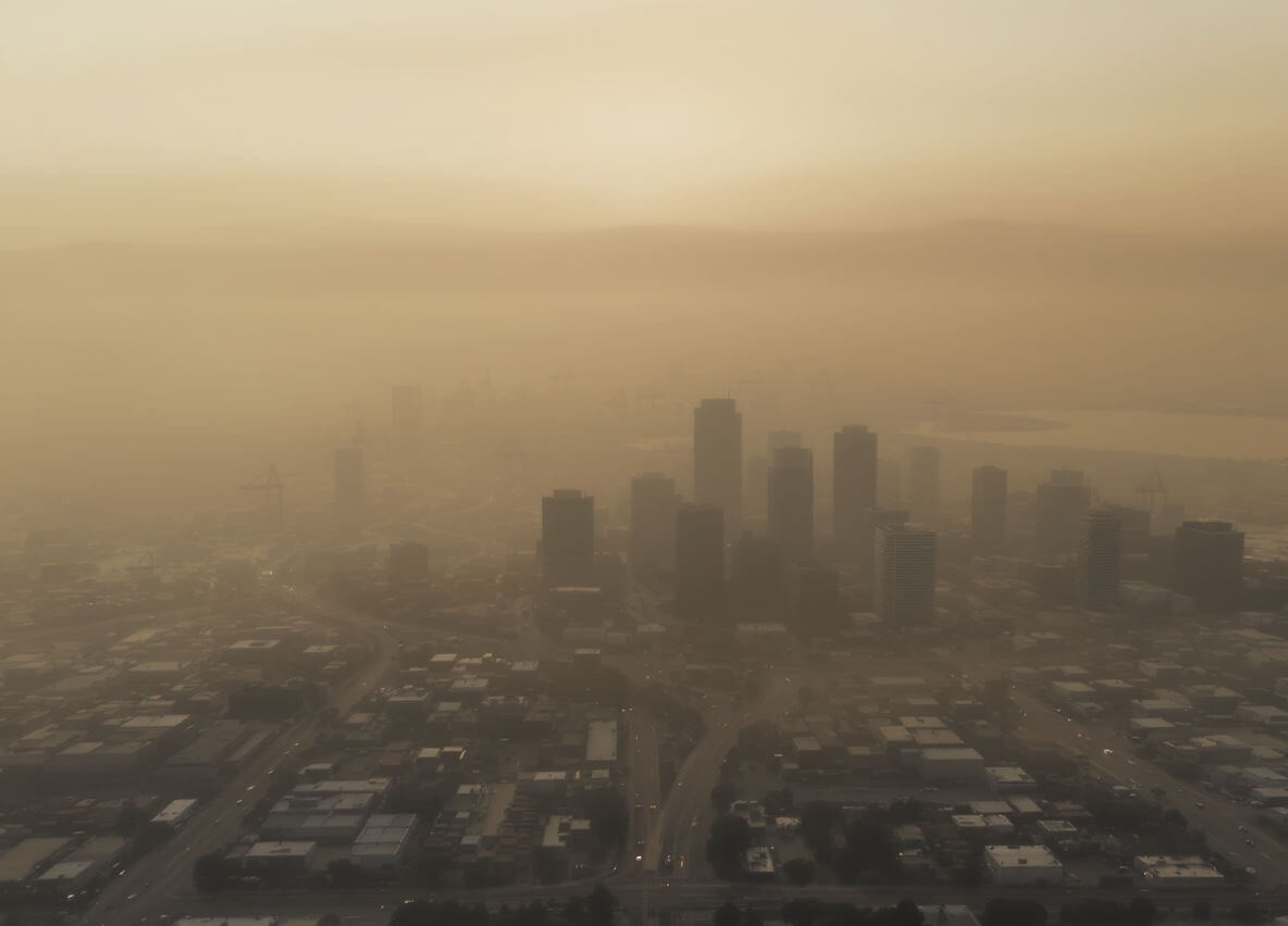 Wildfire smoke and urban smog over a major US city — most polluted cities in the US (2025), ozone and PM2.5